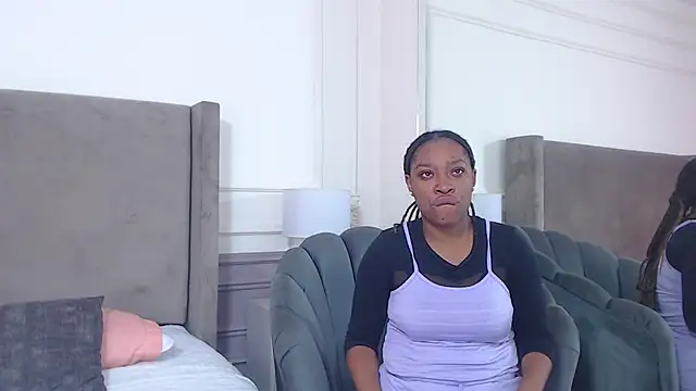 Snapshot of NatashaSilver chatting on October 15, 2025, 2:03 pm NatashaSilver online show from October 15, 2025, 2:03 pm