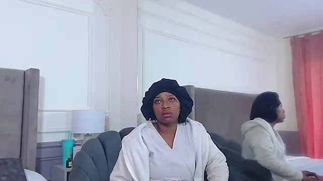 Snapshot of NatashaSilver chatting on November 25, 2025, 1:11 pm NatashaSilver online show from November 25, 2025, 1:11 pm