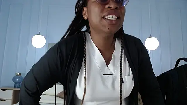 Snapshot of NatashaSilver chatting on September 22, 2025, 2:34 pm NatashaSilver online show from September 22, 2025, 2:34 pm