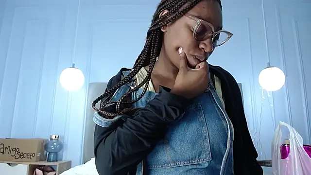 Snapshot of NatashaSilver chatting on September 23, 2025, 2:35 pm NatashaSilver online show from September 23, 2025, 2:35 pm