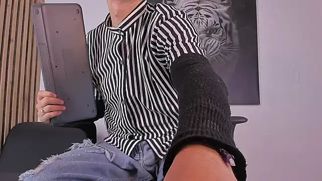 DimitriDeluxe online show from October 1, 2025, 8:02 pm