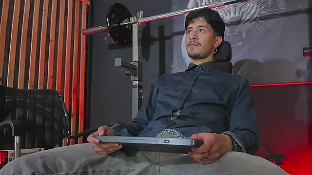 DimitriDeluxe online show from November 7, 2025, 7:51 pm