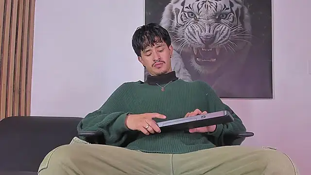 DimitriDeluxe online show from September 27, 2025, 7:53 pm