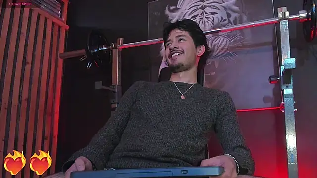 DimitriDeluxe online show from October 28, 2025, 8:41 pm