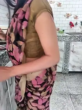 Snapshot of Shalu_G chatting on March 2, 2026, 3:29 am Shalu G online show from March 2, 2026, 3:29 am