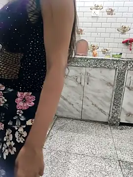 Shalu G online show from May 17, 2026, 1:44 pm