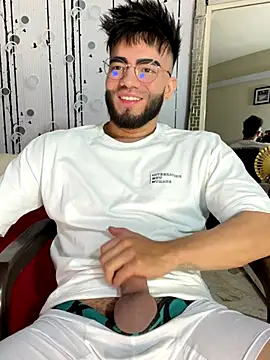 Snapshot of King_Draven3 chatting on December 19, 2025, 7:38 pm King Draven3 online show from December 19, 2025, 7:38 pm