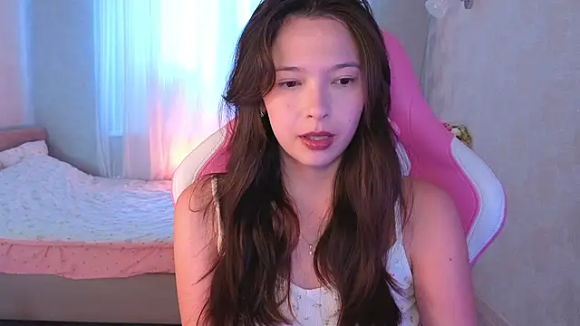Snapshot of yuna_sunshy chatting on June 20, 2026, 1:21 am yuna sunshy online show from June 20, 2026, 1:21 am
