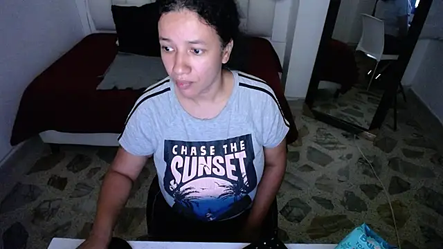 Snapshot of michel_rous_ chatting on November 4, 2025, 5:17 pm michel rous online show from November 4, 2025, 5:17 pm