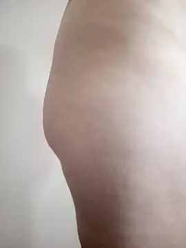 Snapshot of AmandaXXX98 chatting on October 7, 2025, 1:56 pm AmandaXXX98 online show from October 7, 2025, 1:56 pm