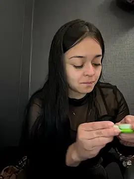 Emily Rivers  online show from January 13, 2026, 1:26 pm