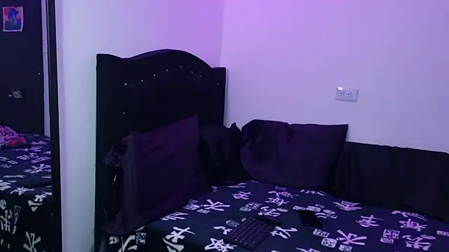 Snapshot of Lovers_cave chatting on October 2, 2025, 2:26 am Lovers cave online show from October 2, 2025, 2:26 am