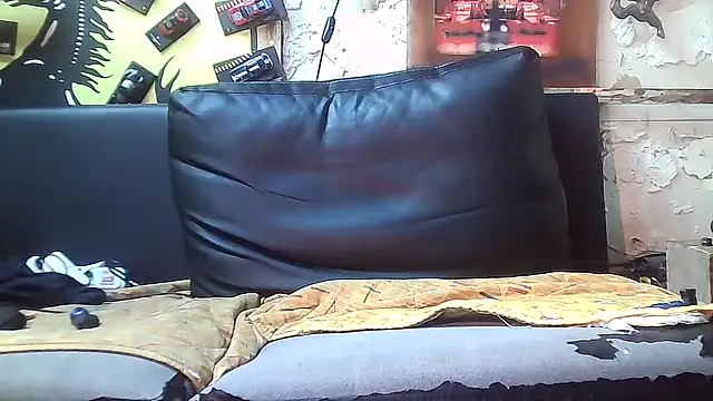 Snapshot of lovehairymature90 chatting on November 28, 2025, 1:00 pm lovehairymature90 online show from November 28, 2025, 1:00 pm