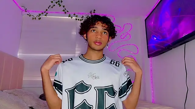 Aaron Wiinter online show from September 9, 2025, 8:40 pm