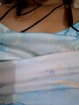 Snapshot of Queen_Nora chatting on May 24, 2026, 11:43 am Queen Nora online show from May 24, 2026, 11:43 am