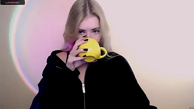 AliceHotty  online show from October 31, 2025, 8:33 am