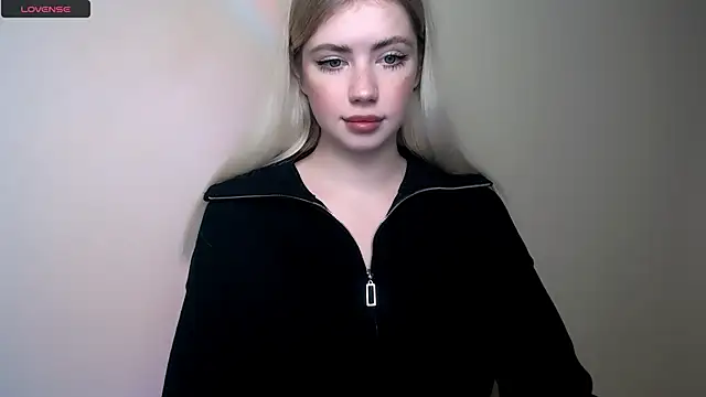 AliceHotty  online show from December 2, 2025, 2:30 pm