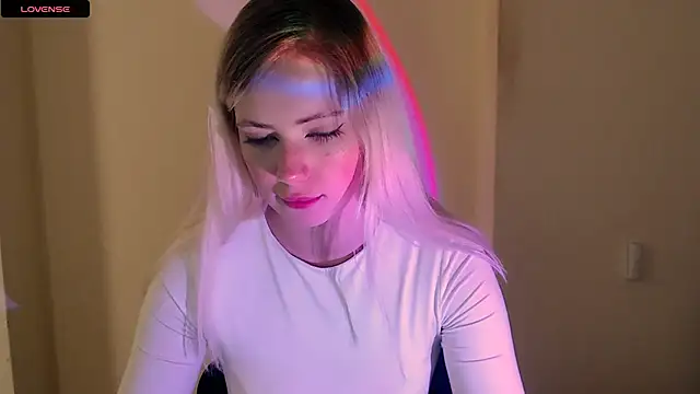 AliceHotty  online show from September 27, 2025, 9:48 am