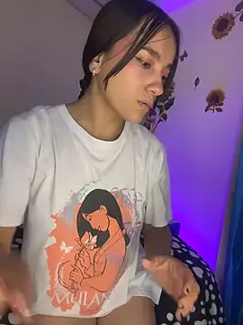 Snapshot of MiaRousexxx_ chatting on November 28, 2025, 12:33 am MiaRousexxx online show from November 28, 2025, 12:33 am