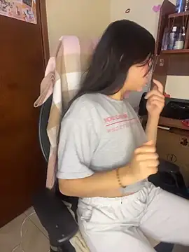 Snapshot of MiaRousexxx_ chatting on November 9, 2025, 3:32 am MiaRousexxx online show from November 9, 2025, 3:32 am