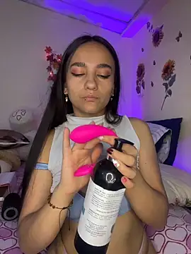 Snapshot of MiaRousexxx_ chatting on December 1, 2025, 11:16 pm MiaRousexxx online show from December 1, 2025, 11:16 pm