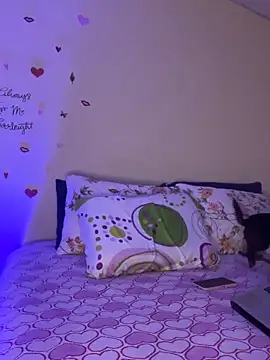 Snapshot of MiaRousexxx_ chatting on October 1, 2025, 2:27 am MiaRousexxx online show from October 1, 2025, 2:27 am