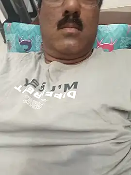 moonflower25 online show from April 19, 2026, 2:12 am