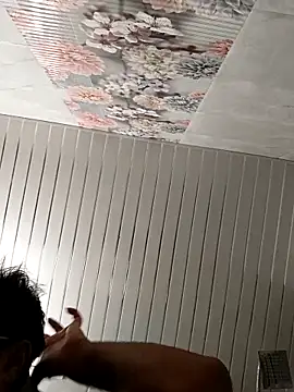 moonflower25 online show from April 3, 2026, 8:59 pm