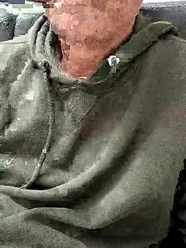 moonflower25 online show from January 18, 2026, 3:32 am