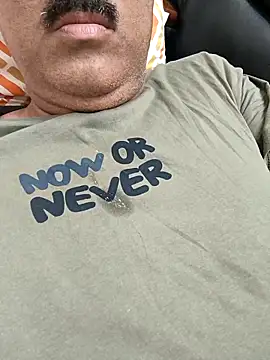 moonflower25 online show from February 11, 2026, 2:22 am