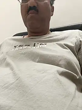 moonflower25 online show from February 15, 2026, 11:14 pm