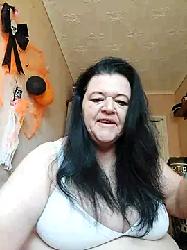 Snapshot of BlacReign chatting on October 31, 2025, 12:35 pm BlacReign online show from October 31, 2025, 12:35 pm