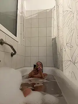 Emilia Mausi online show from February 22, 2026, 8:10 pm