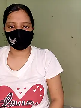 Snapshot of Rose-luckey chatting on November 2, 2025, 6:13 pm Rose-luckey online show from November 2, 2025, 6:13 pm