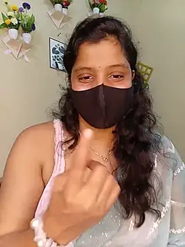 Snapshot of Rose-luckey chatting on July 8, 2026, 1:45 pm Rose-luckey online show from July 8, 2026, 1:45 pm