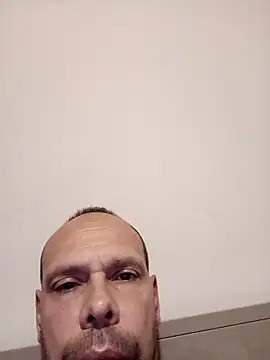 Snapshot of calofarru chatting on October 12, 2025, 7:48 pm calofarru online show from October 12, 2025, 7:48 pm