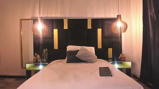 Snapshot of Lucio__Fox chatting on December 2, 2025, 11:56 am Lucio Fox online show from December 2, 2025, 11:56 am