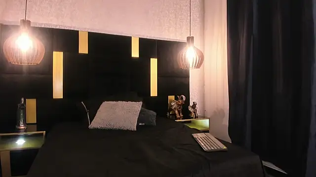 Lucio  Fox online show from April 19, 2026, 12:28 pm