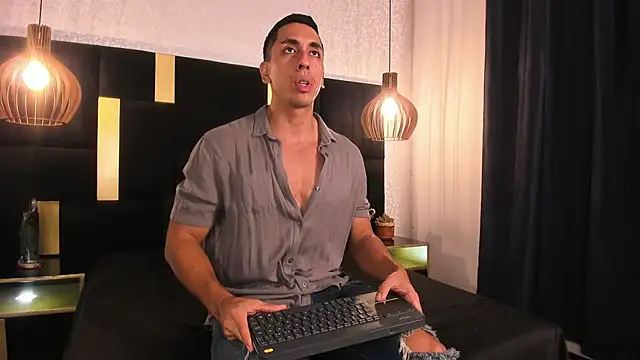 Lucio  Fox online show from March 24, 2026, 12:05 pm