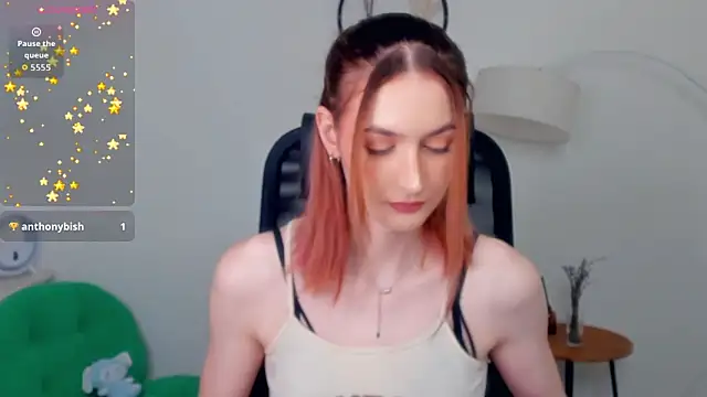 Snapshot of EasterBlink chatting on December 21, 2025, 10:28 am EasterBlink online show from December 21, 2025, 10:28 am