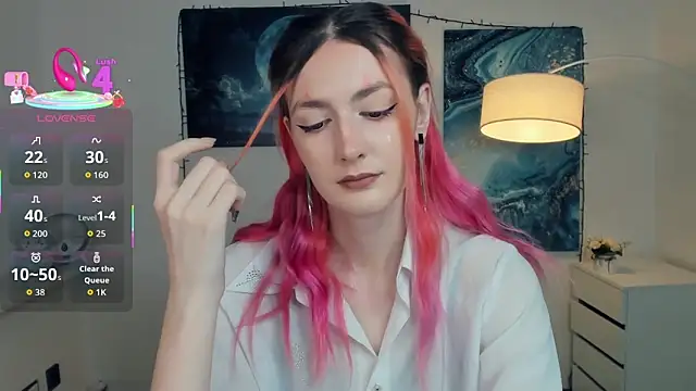 Snapshot of EasterBlink chatting on October 31, 2025, 11:07 am EasterBlink online show from October 31, 2025, 11:07 am