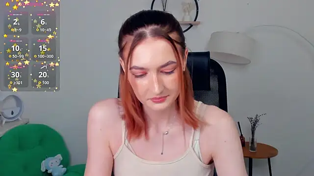 Snapshot of EasterBlink chatting on December 22, 2025, 8:47 am EasterBlink online show from December 22, 2025, 8:47 am