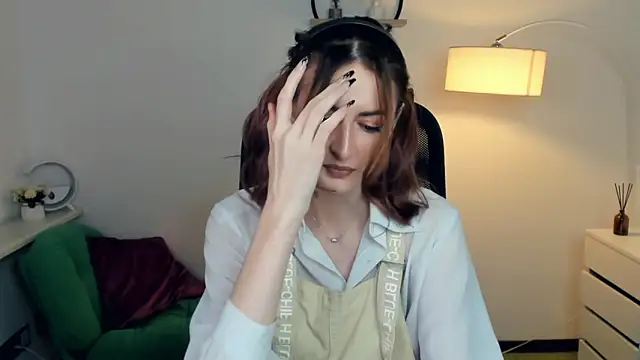 Snapshot of EasterBlink chatting on November 25, 2025, 1:00 pm EasterBlink online show from November 25, 2025, 1:00 pm