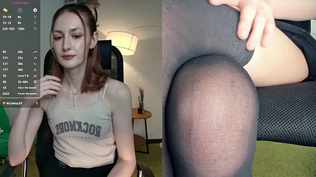 Snapshot of EasterBlink chatting on February 16, 2026, 10:58 am EasterBlink online show from February 16, 2026, 10:58 am