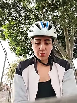 CAROLINE  07 online show from April 18, 2026, 12:40 pm