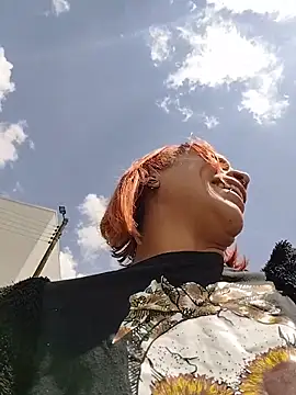 Zoe73  online show from February 26, 2026, 6:08 pm