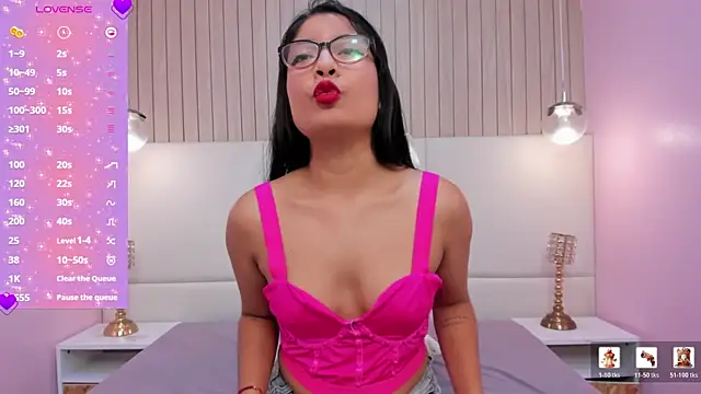 MelanyWayne  online show from July 6, 2026, 11:39 am