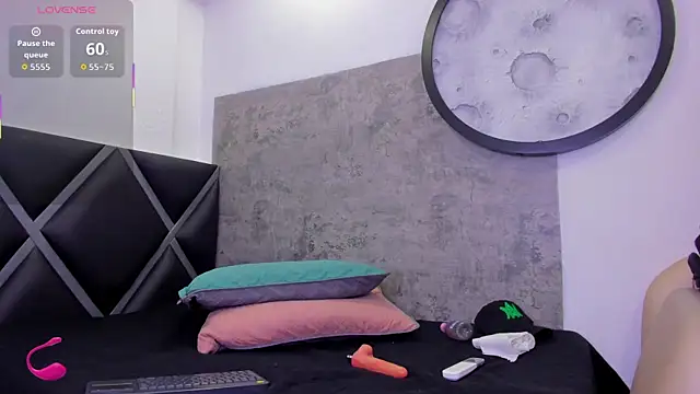  Leohot  online show from March 31, 2026, 3:52 am