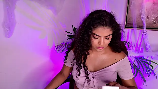 Snapshot of Carly_Monroe_ chatting on October 29, 2025, 10:20 pm Carly Monroe online show from October 29, 2025, 10:20 pm