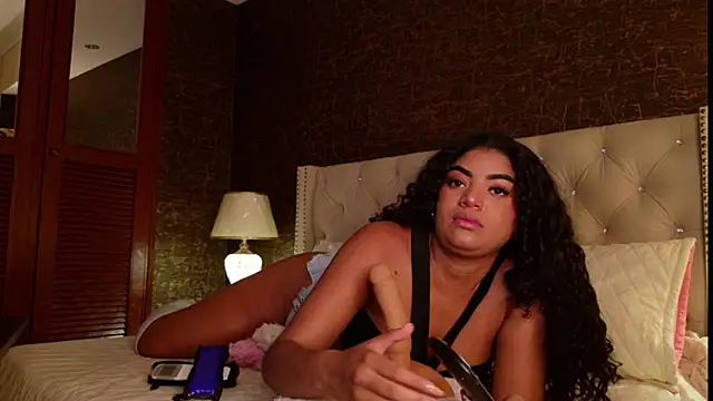 Snapshot of Carly_Monroe_ chatting on December 15, 2025, 9:59 am Carly Monroe online show from December 15, 2025, 9:59 am